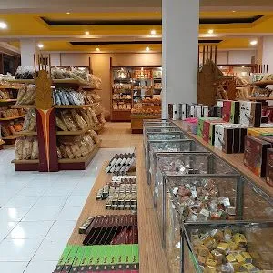 Mall Baru vs Tradisi Parcel Lebaran: Siapa yang Akan Menang di Cilacap?